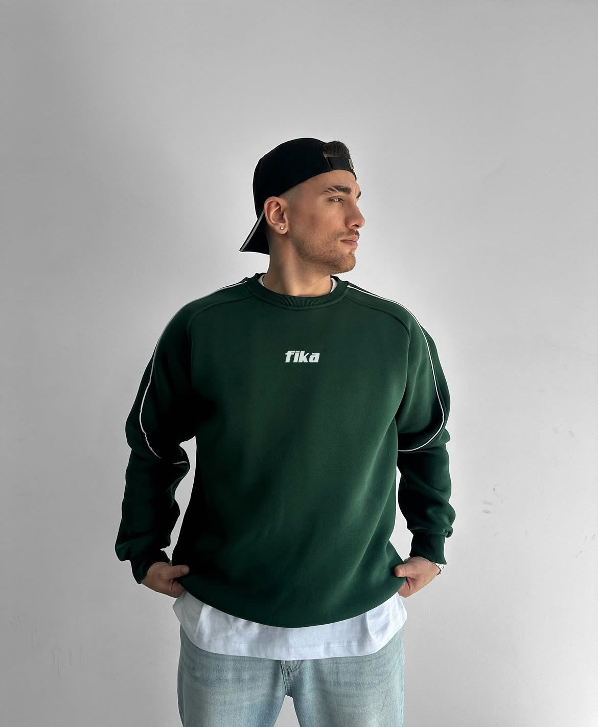 ESSENTIAL SWEATSHIRT
